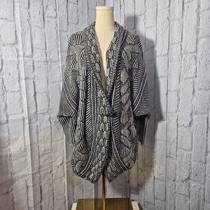 Fylo Extra Large Black White Geometric Print Dolman Sleeve Wool Blend Cardigan
